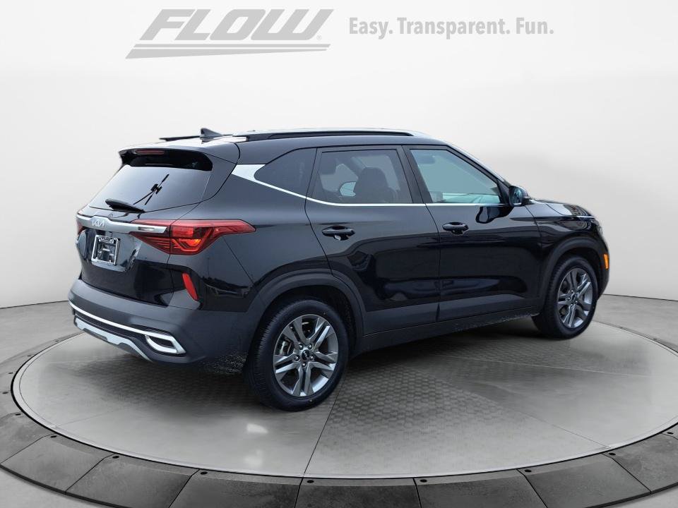 Used 2023 Kia Seltos S FWD image 9