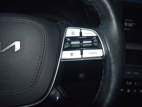 Used 2022 Kia Telluride SX w/ SX Prestige Package image 9