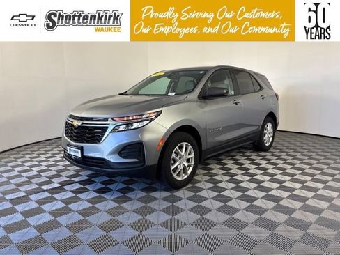 Used 2024 Chevrolet Equinox LS w/ LS Convenience Package AWD/4WD image 1
