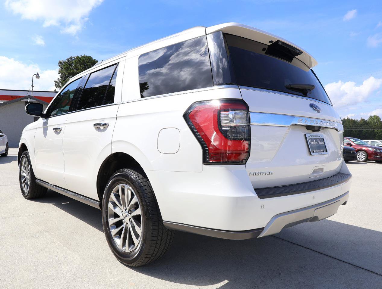 Used 2018 Ford Expedition Limited w/ Equipment Group 301A RWD image 4