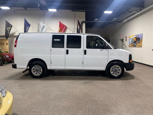 Used 2013 GMC Savana 1500 AWD image 7