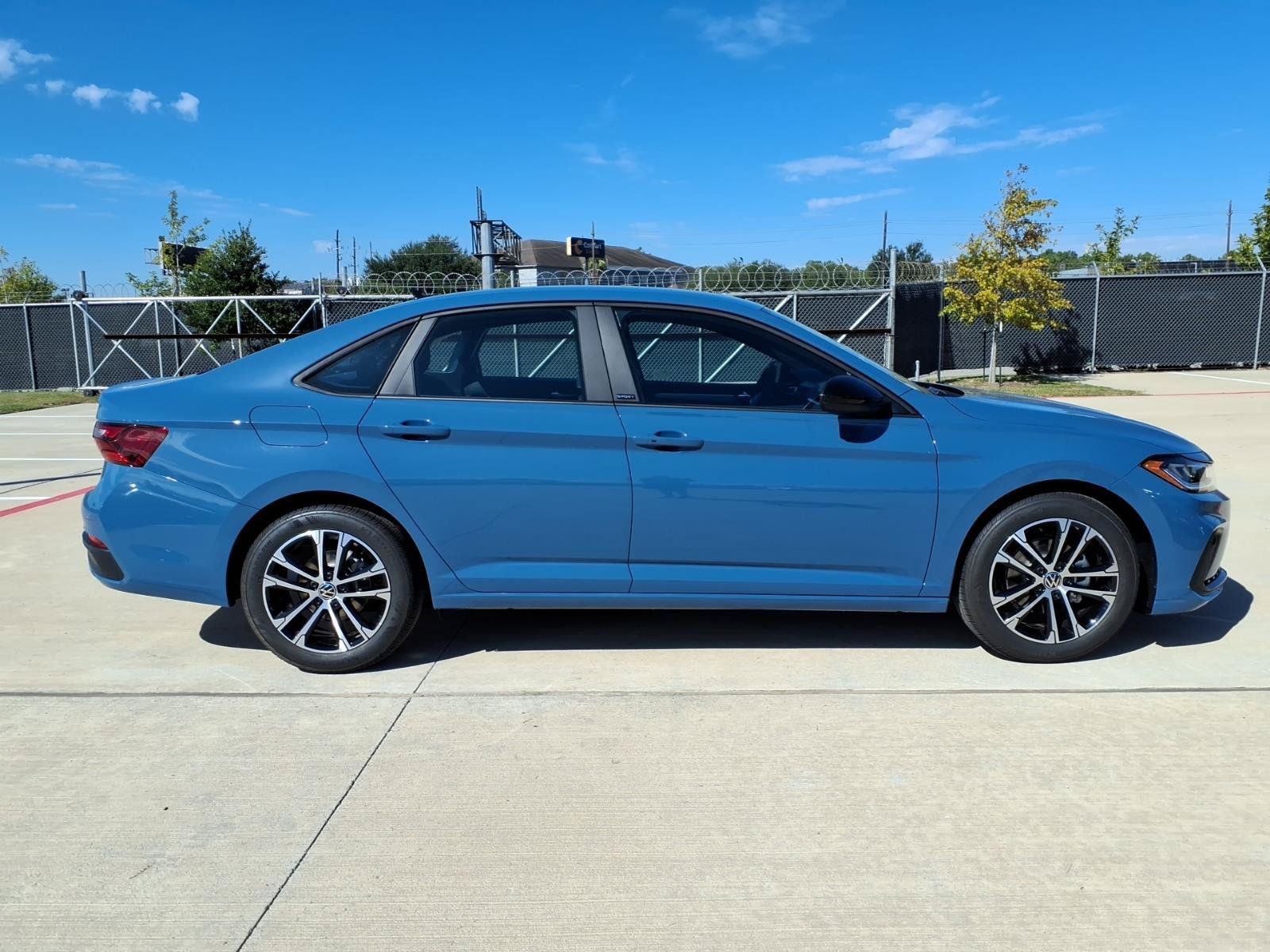 New 2027 Volkswagen Jetta Sport FWD image 4