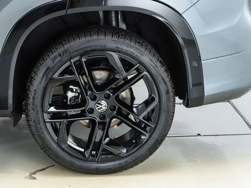 New 2026 Volkswagen Tiguan SE R-Line image 6