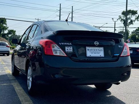 Used 2014 Nissan Versa SV w/ Convenience Package image 5