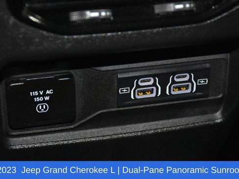Used 2023 Jeep Grand Cherokee L Limited w/ Luxury Tech Group II image 28