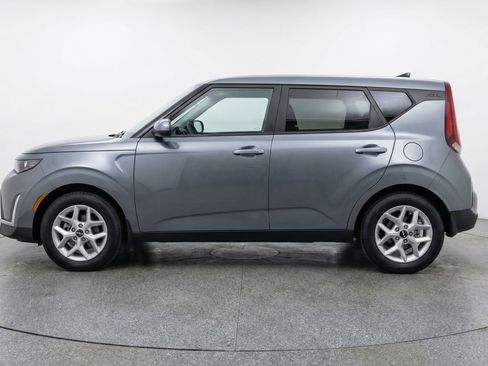 Used 2025 Kia Soul LX w/ LX Technology Package FWD image 5
