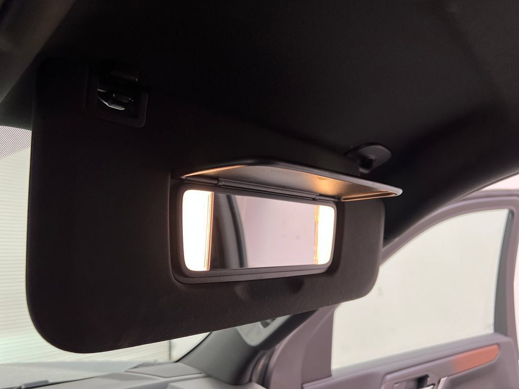 Used 2025 GMC Yukon XL Denali RWD image 71