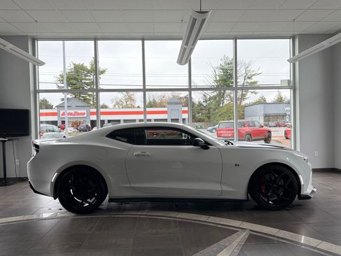 Used 2018 Chevrolet Camaro SS image 7
