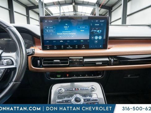 Used 2022 Lincoln Nautilus Reserve w/ Equipment Group 201A image 8