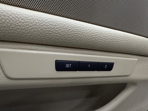 Used 2015 BMW 550i xDrive Sedan image 11