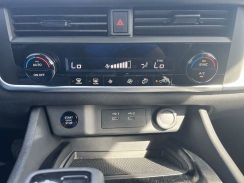 Used 2026 Nissan Rogue SV AWD/4WD image 22