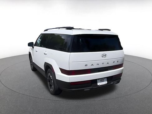 Used 2025 Hyundai Santa Fe SEL FWD image 4