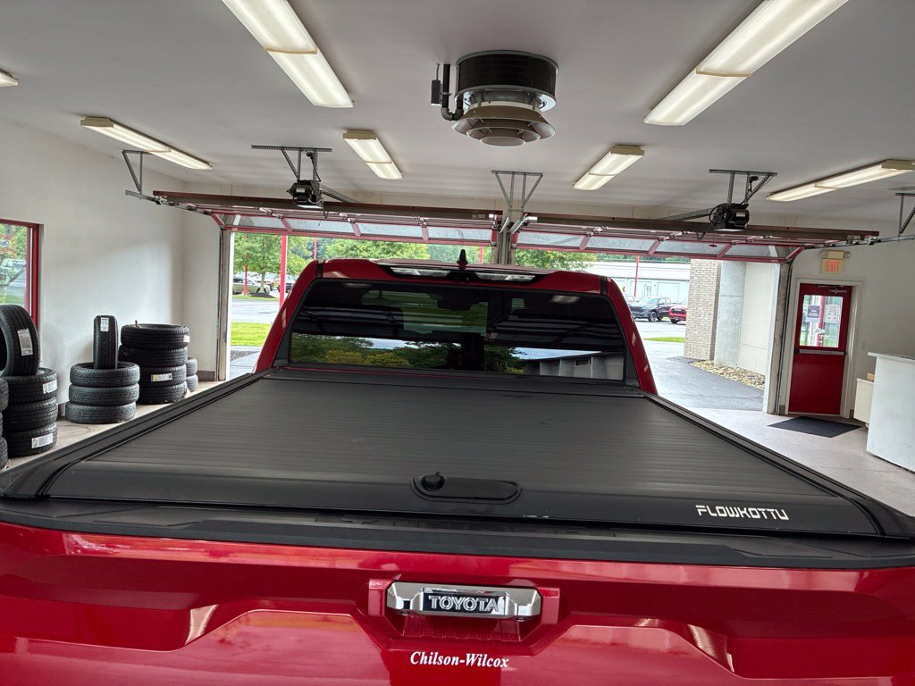 Used 2024 Toyota Tundra Limited AWD/4WD image 31