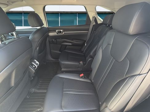 Used 2023 Kia Sorento EX FWD image 16