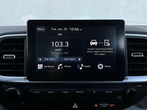 Used 2025 Hyundai Venue SEL image 29