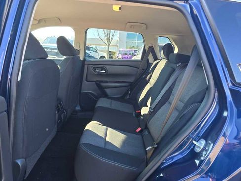 Used 2025 Nissan Rogue SV image 16