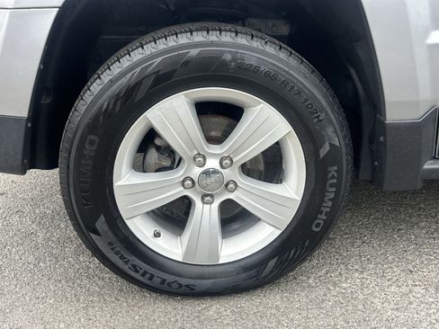 Used 2014 Jeep Patriot Latitude w/ Sun/Sound Group AWD/4WD image 20