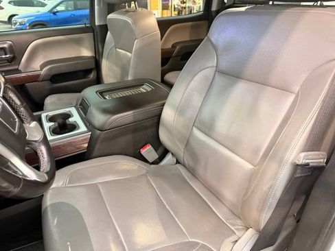 Used 2018 GMC Sierra 2500 SLT w/ Duramax Plus Package AWD/4WD image 10