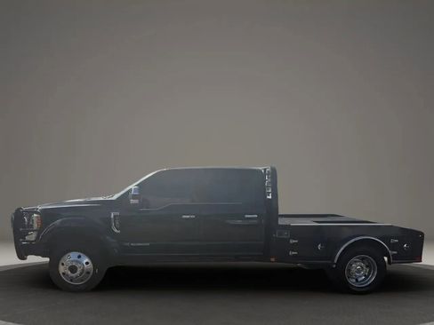 Used 2017 Ford F450 Platinum w/ Platinum Ultimate Package AWD/4WD image 9