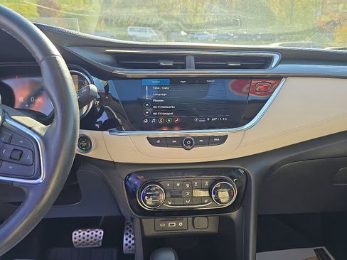 Used 2022 Buick Encore GX Essence w/ Advanced Technology Package image 19