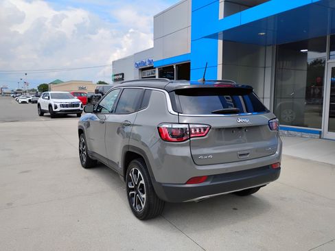 Used 2023 Jeep Compass Limited AWD/4WD image 9