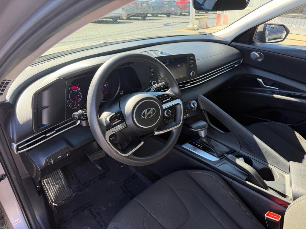 Used 2023 Hyundai Elantra SEL FWD image 16