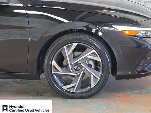 Certified 2025 Hyundai Elantra SEL FWD image 8