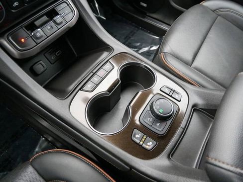 Used 2023 GMC Acadia AT4 image 24