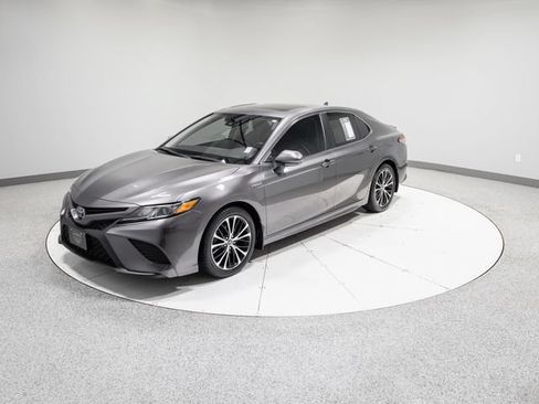 Used 2019 Toyota Camry Hybrid FWD image 34