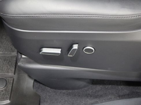 Used 2024 Tesla Model X Plaid image 5