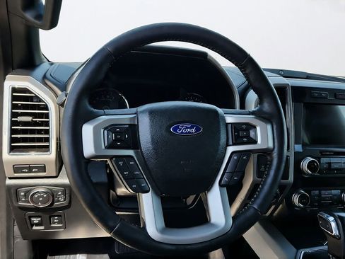 Used 2019 Ford F150 Lariat w/ Equipment Group 502A Luxury AWD/4WD image 19