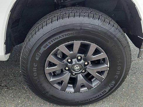 Used 2023 Toyota Tacoma SR5 AWD/4WD image 10
