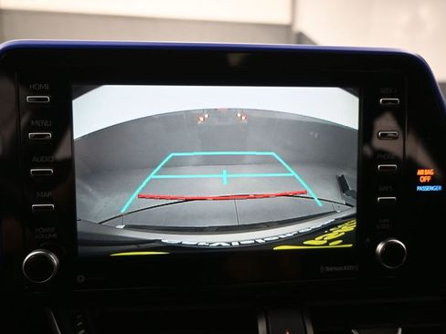 Used 2020 Toyota C-HR XLE FWD image 14