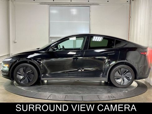 Used 2026 Tesla Model Y AWD image 6