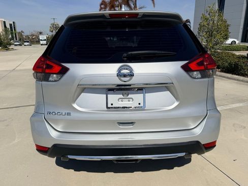 Used 2017 Nissan Rogue S image 10