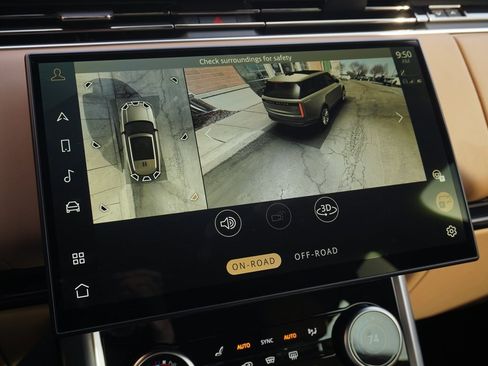 Used 2023 Land Rover Range Rover SE image 30