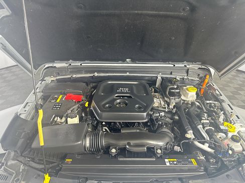 Used 2023 Jeep Wrangler Sahara w/ Cold Weather Group image 33