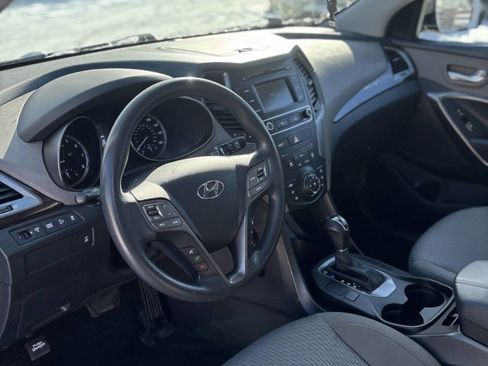 Used 2017 Hyundai Santa Fe Sport image 9