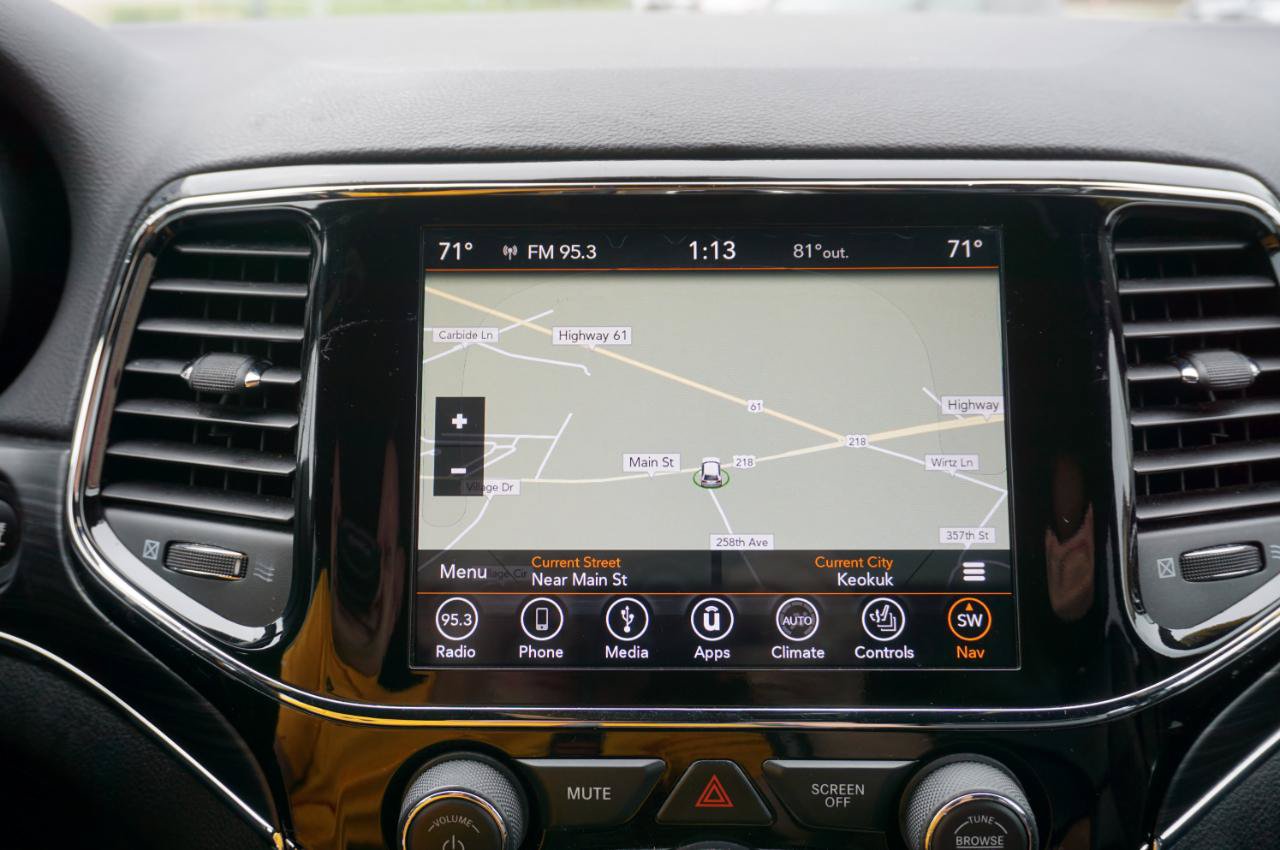 Used 2019 Jeep Grand Cherokee Limited AWD/4WD image 13