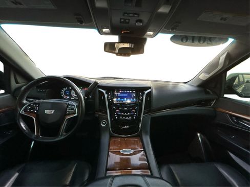 Used 2016 Cadillac Escalade Luxury image 23