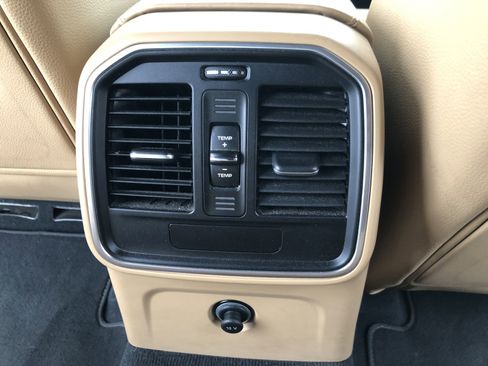 Used 2016 Porsche Macan S image 18