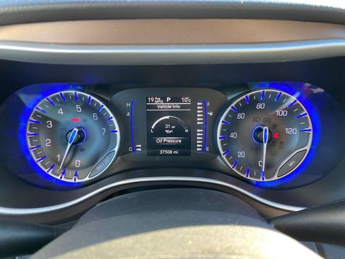 Used 2024 Chrysler Voyager LX image 42