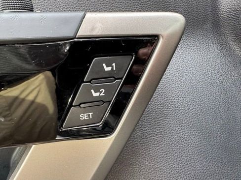 Used 2022 Toyota Tundra Limited image 15