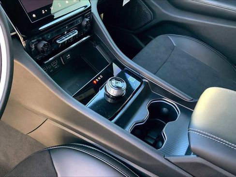 New 2025 Jeep Grand Cherokee L Laredo image 7