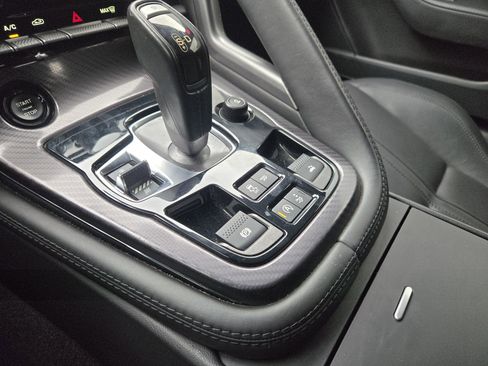 Used 2016 Jaguar F-TYPE R image 23