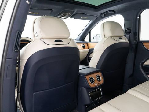 Certified 2023 Bentley Bentayga AWD/4WD image 23