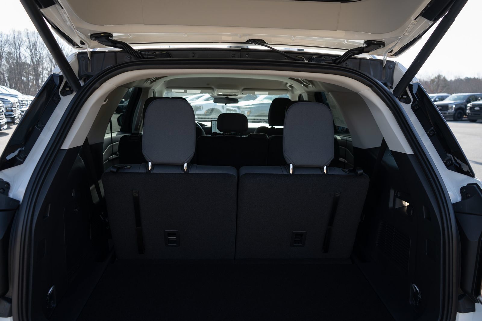 New 2026 Ford Explorer Active RWD image 9