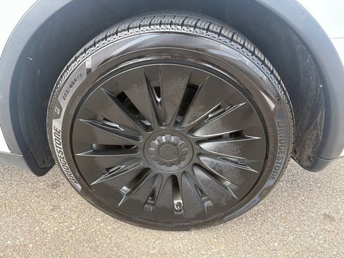 Used 2020 Tesla Model Y Long Range AWD/4WD image 26