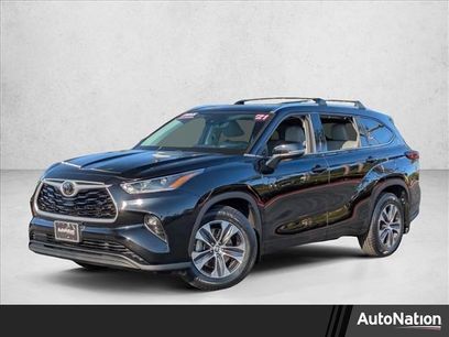 Used 2021 Toyota Highlander XLE
