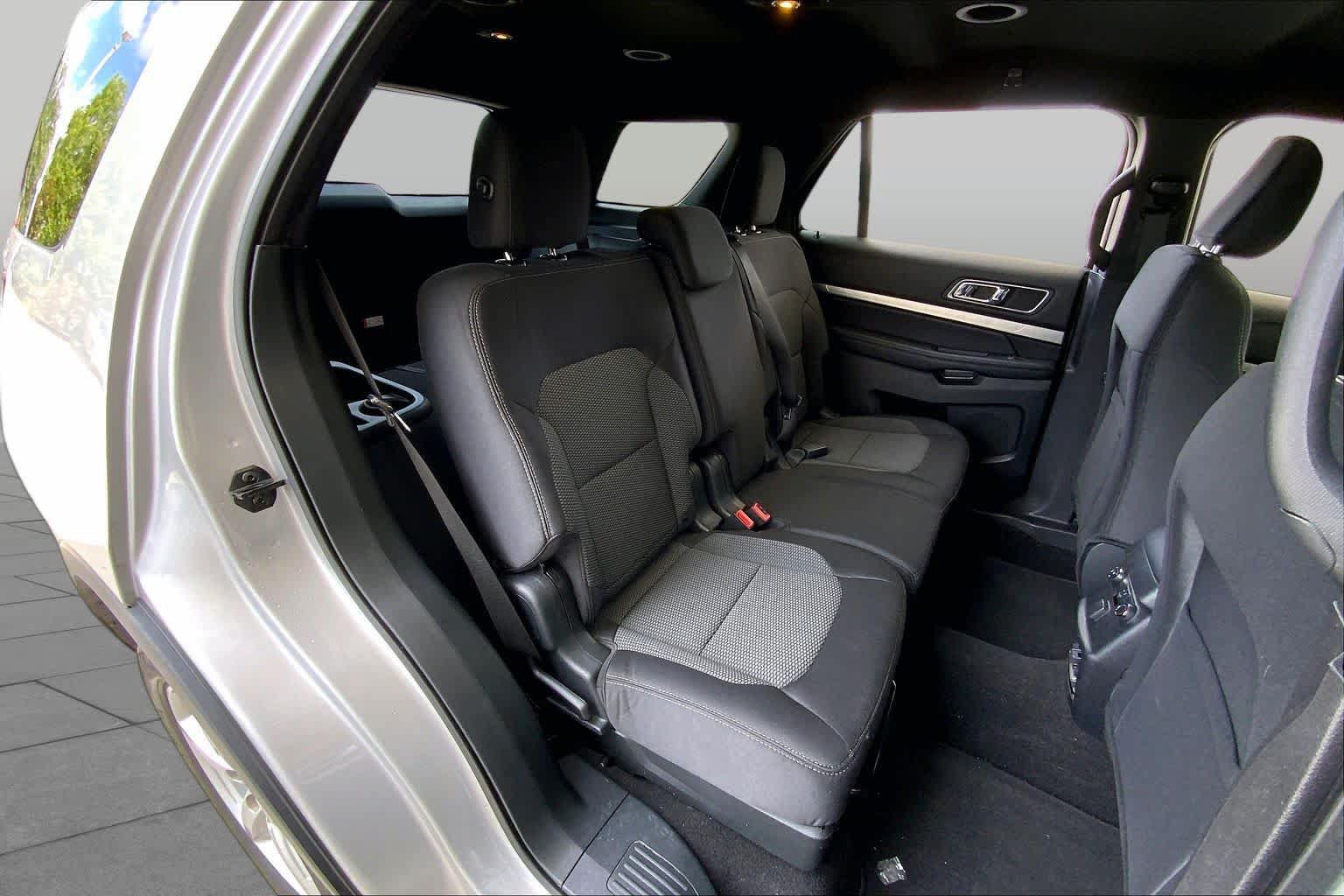 Used 2019 Ford Explorer XLT FWD image 20
